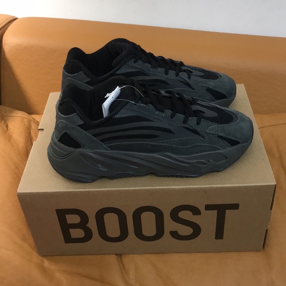 Yeezy Boost 700 Black